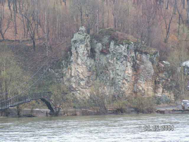 PICT1536.jpg (28730 bytes)